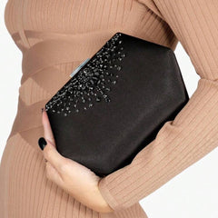 Clutch nera con strass