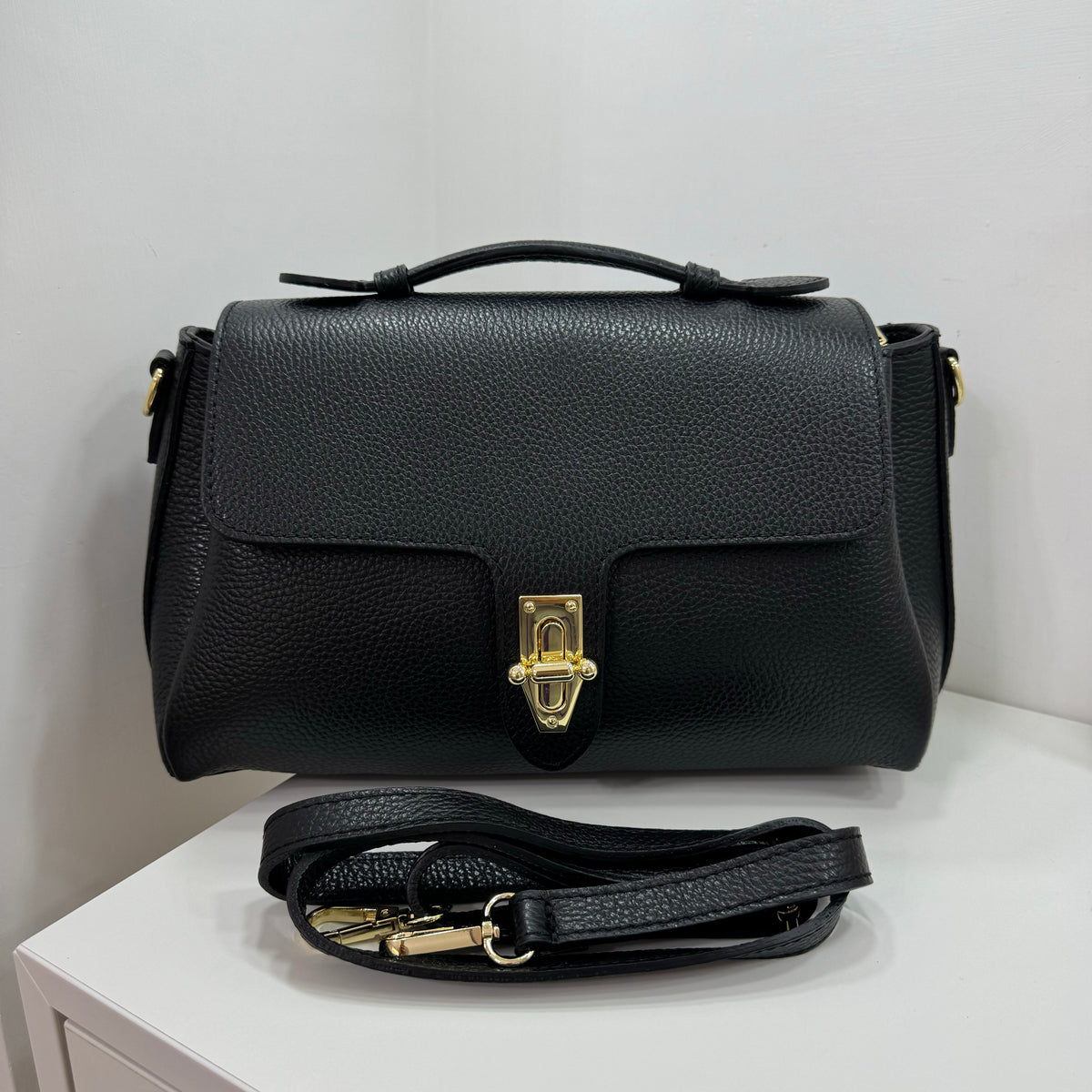Borsa lucchetto vera pelle